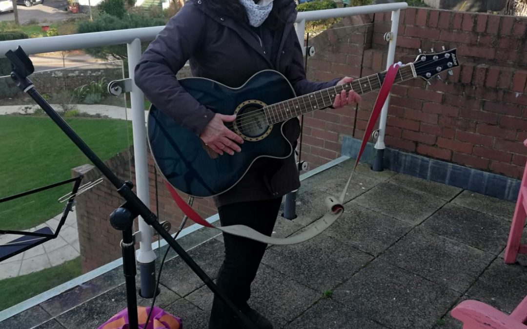 Chrissie’s return on our balcony!